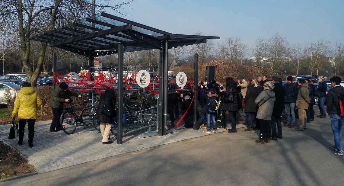 Überdachung OPTURA als Fahrradüberdachung