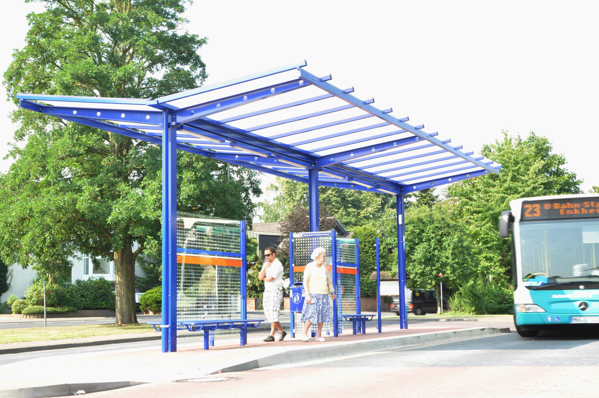 Fahrgastunterstände & Wartehallen - DOMINO