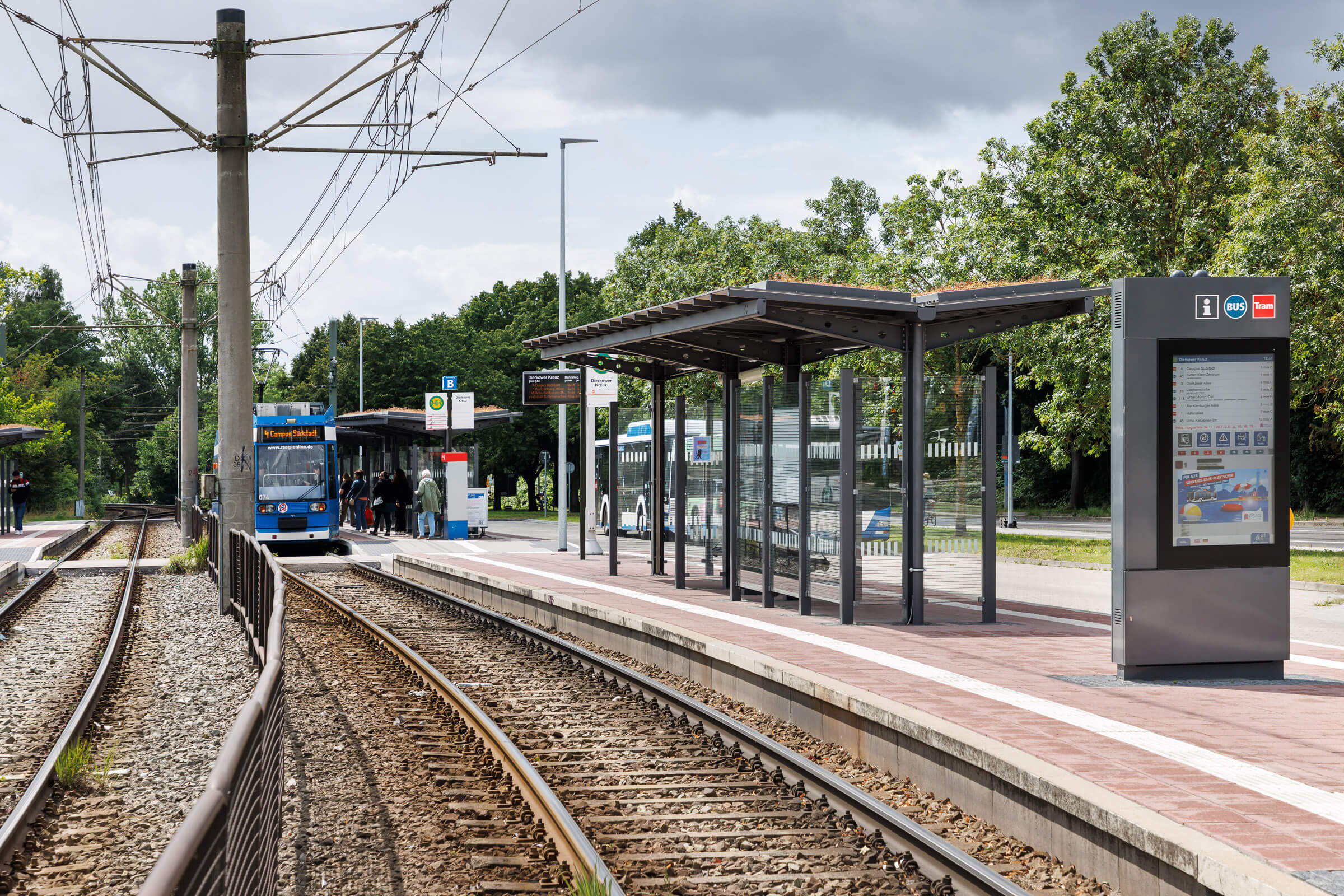 Fahrgastunterstände & Wartehallen - OPTURA