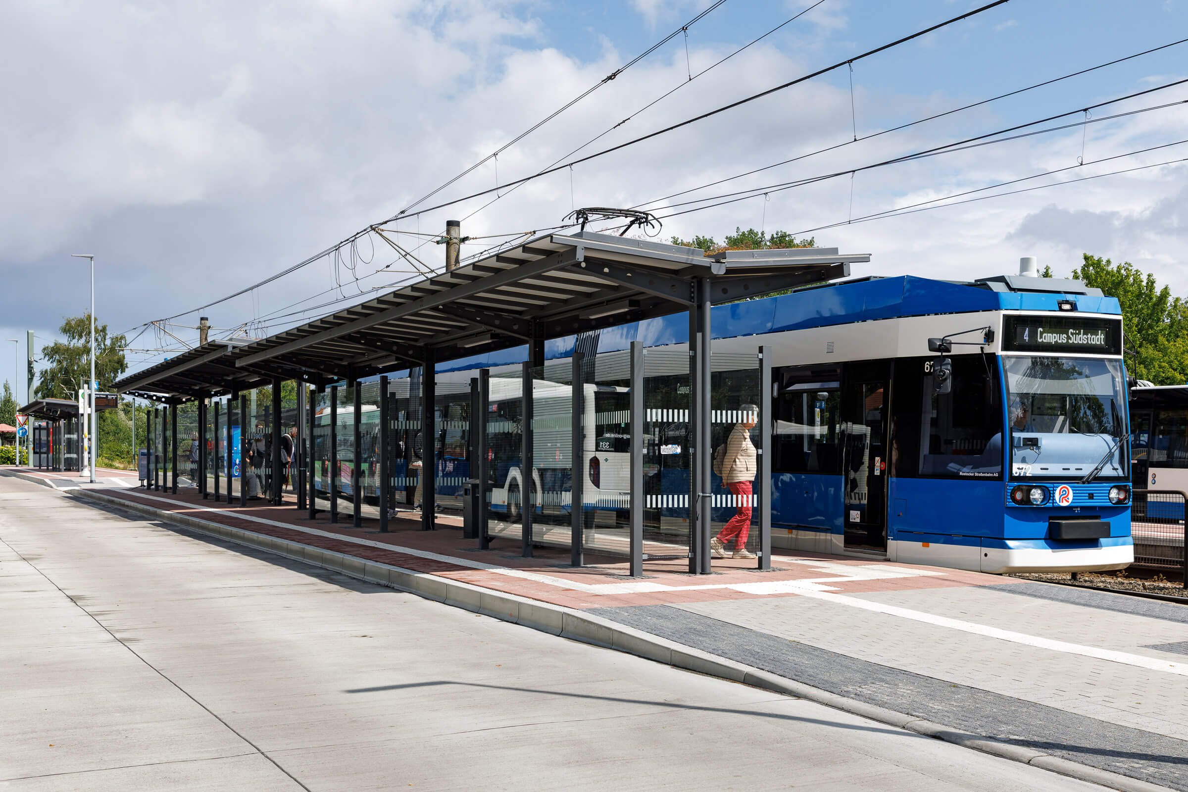 Fahrgastunterstände & Wartehallen - OPTURA