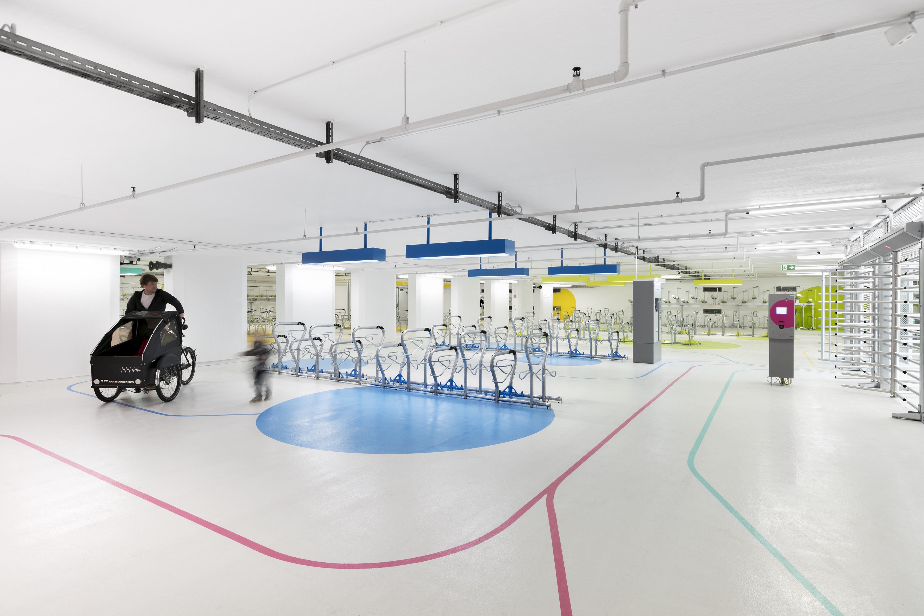 Beta-XXL und Zugangskontrolle Anlehnbügel - BETA-XXL