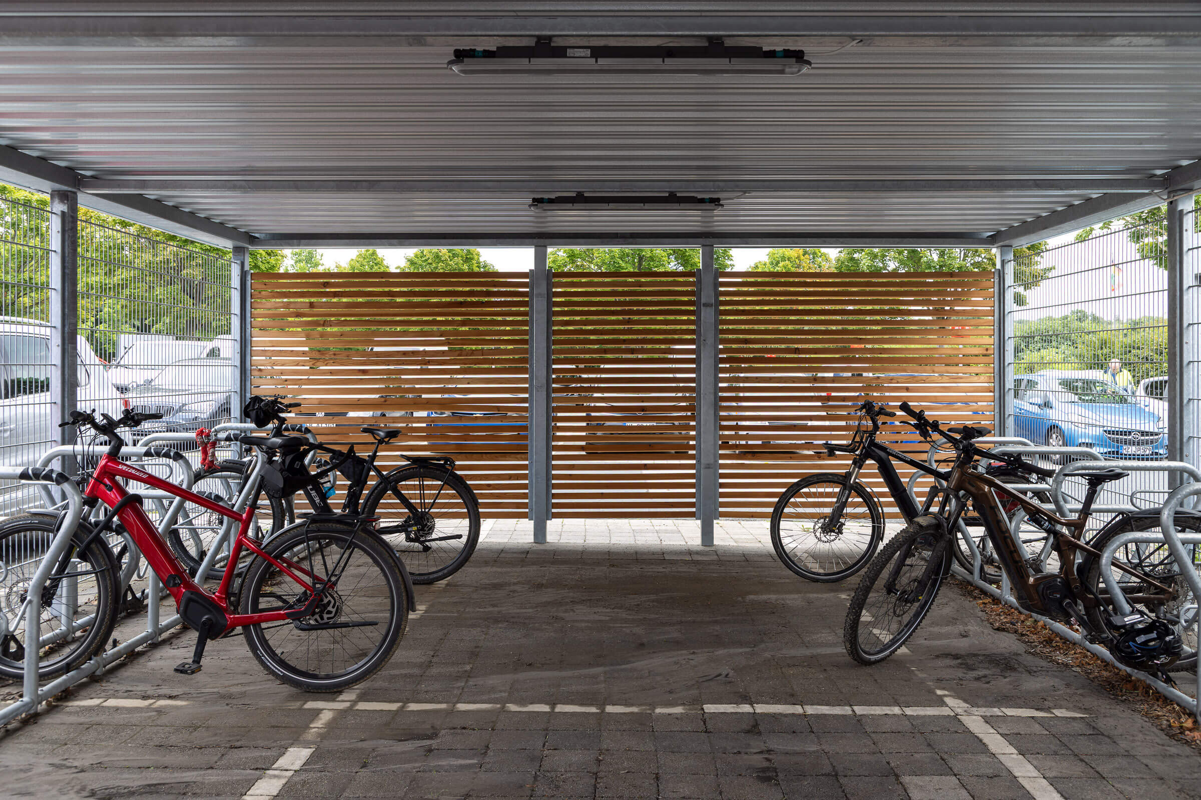 MULTIVARIA BIKE-HOSTEL Fahrradeinhausungen - MULTIVARIA BIKE-HOSTEL