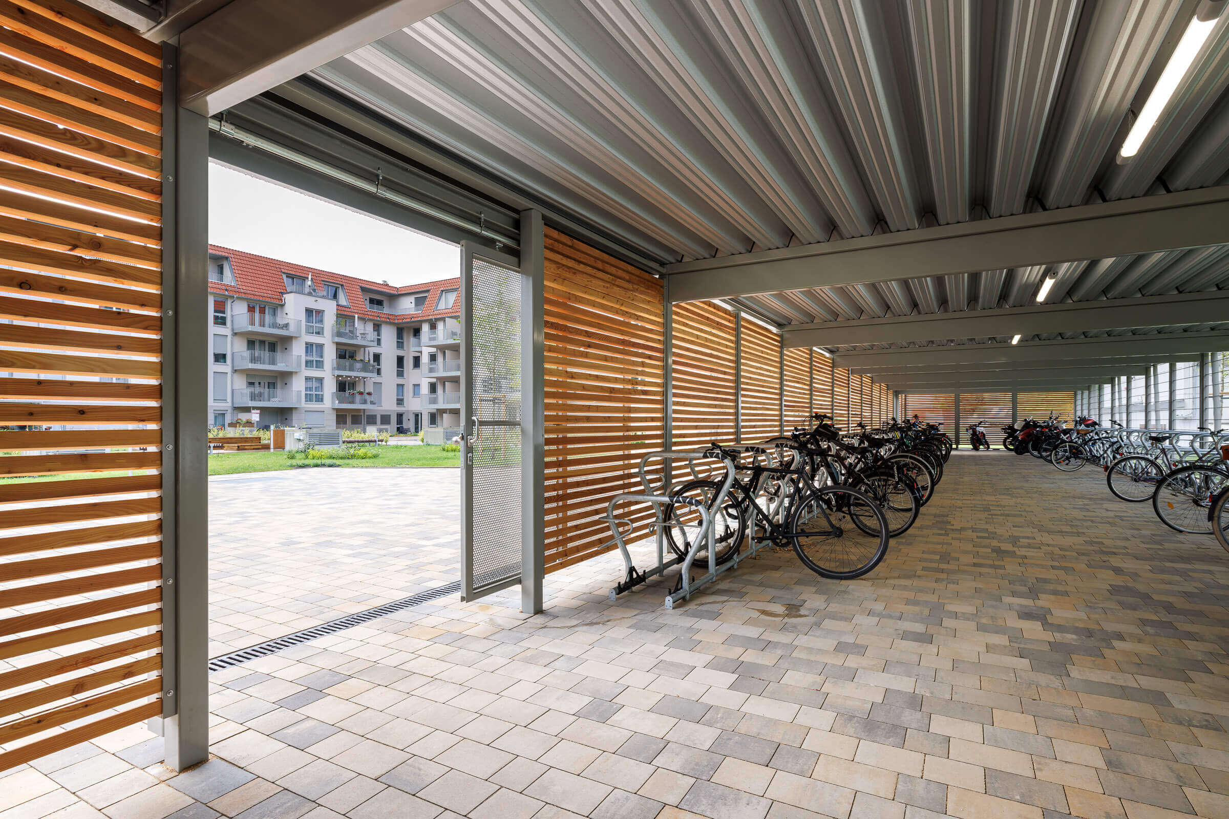 MULTIVARIA BIKE-HOSTEL Fahrradeinhausungen - MULTIVARIA BIKE-HOSTEL