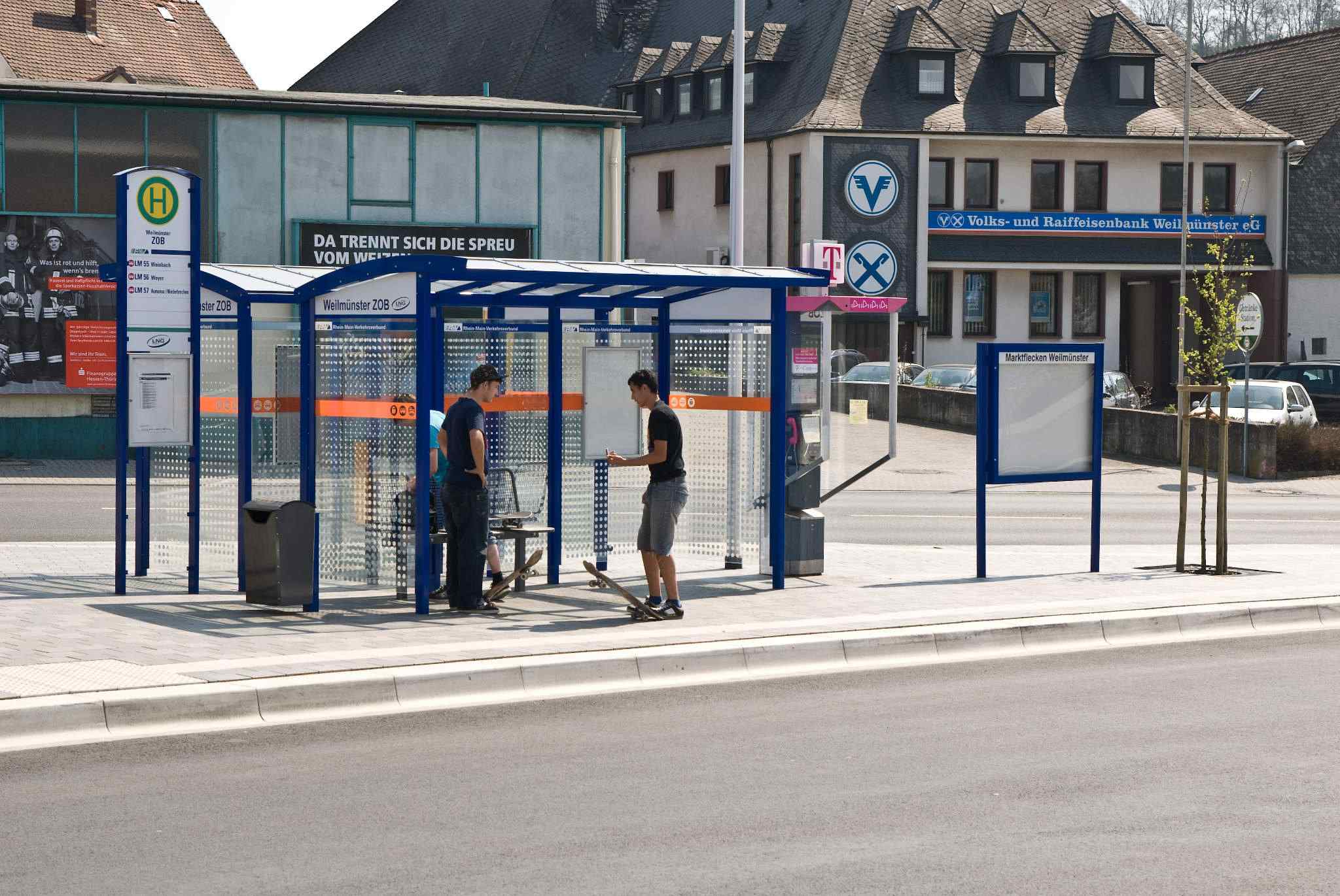 Fahrgastunterstände & Wartehallen - LOTUS