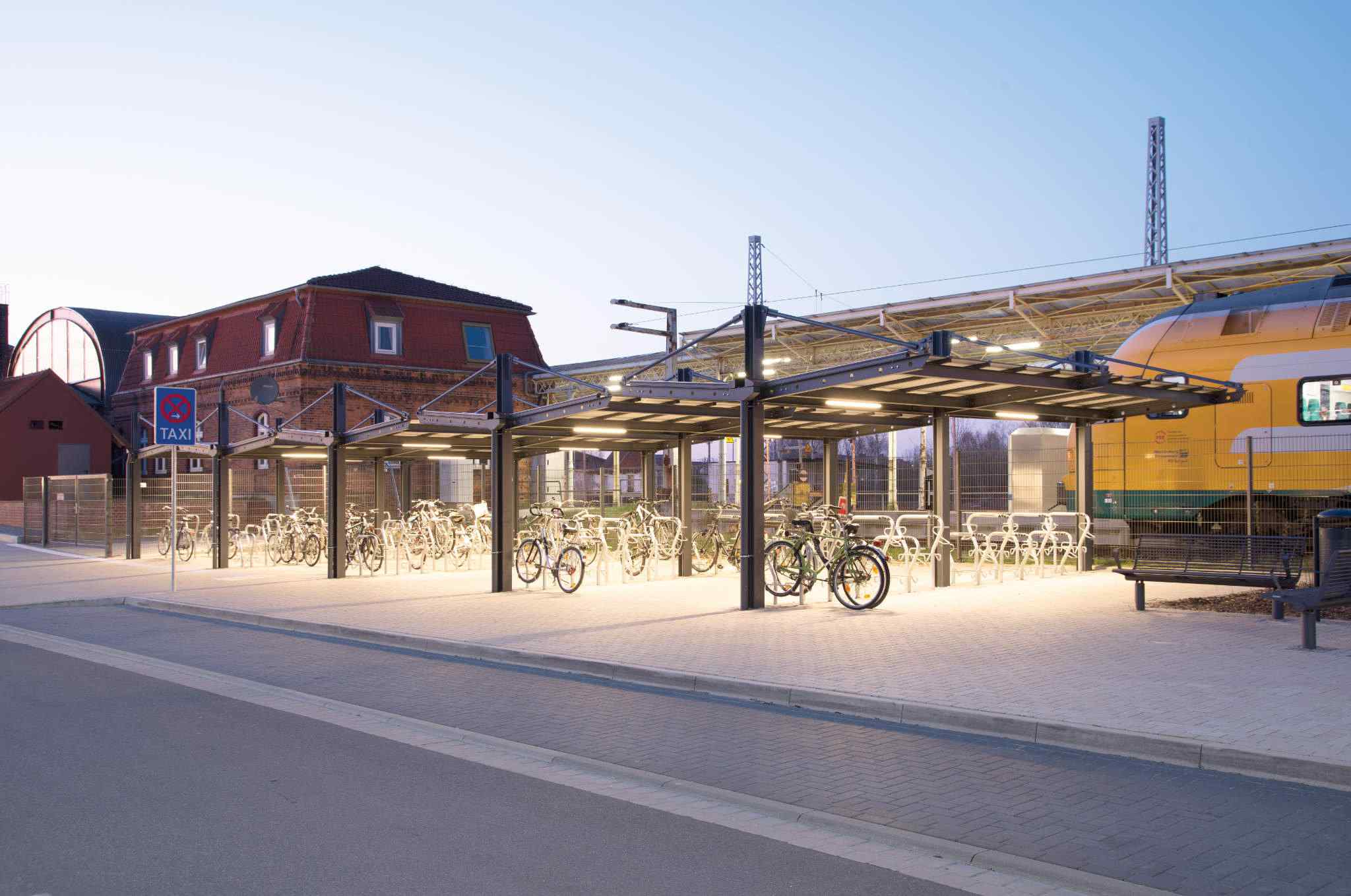 Fahrradüberdachungen - PYLON