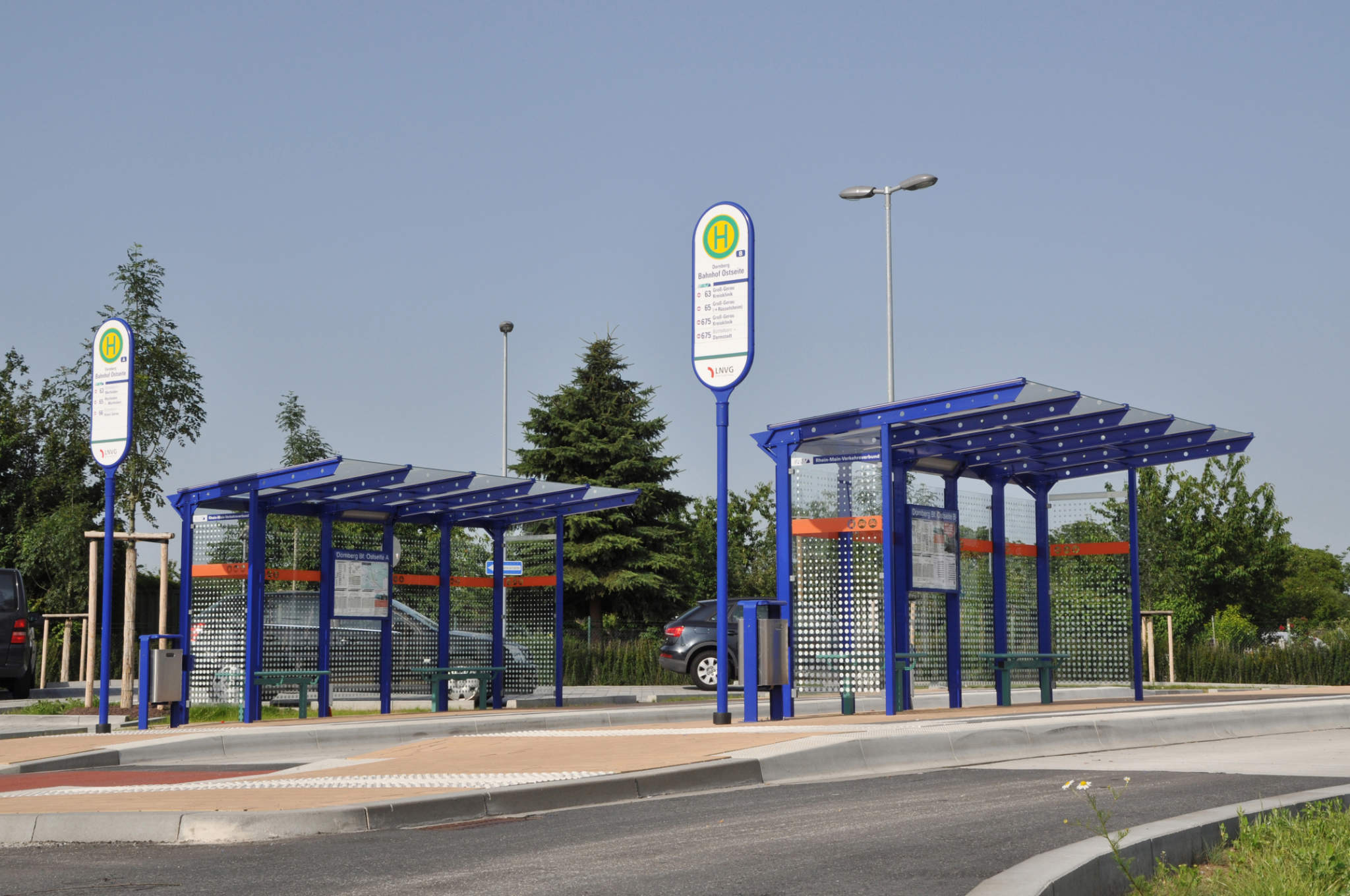 Fahrgastunterstände & Wartehallen - QUATTURA