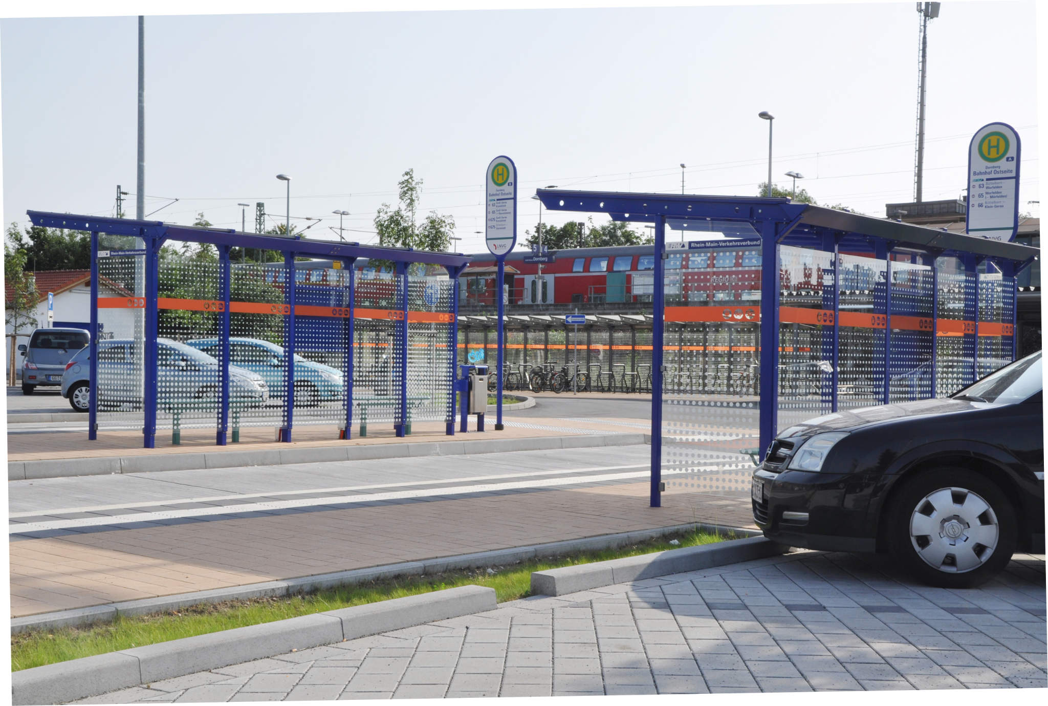 Fahrgastunterstände & Wartehallen - QUATTURA