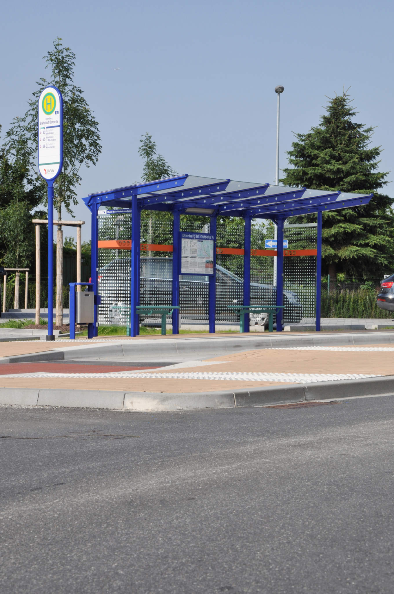 Fahrgastunterstände & Wartehallen - QUATTURA