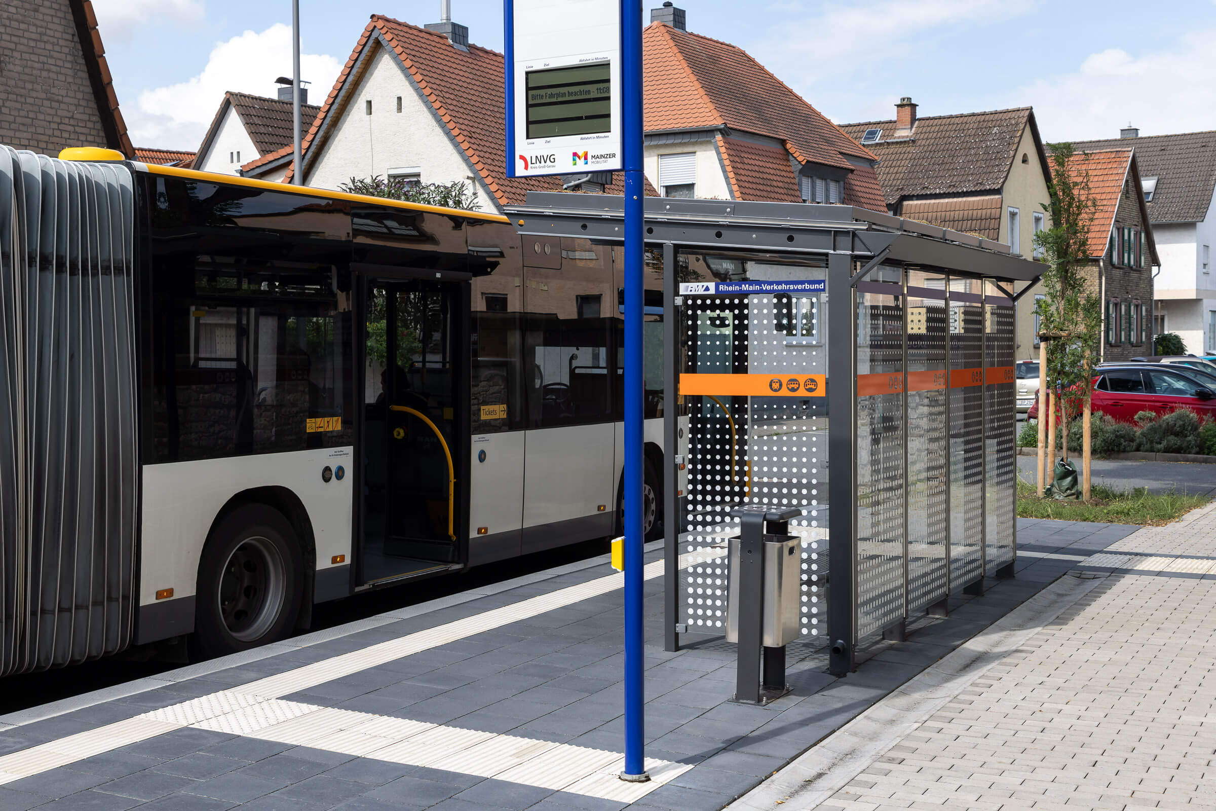 Fahrgastunterstände & Wartehallen - QUATTURA