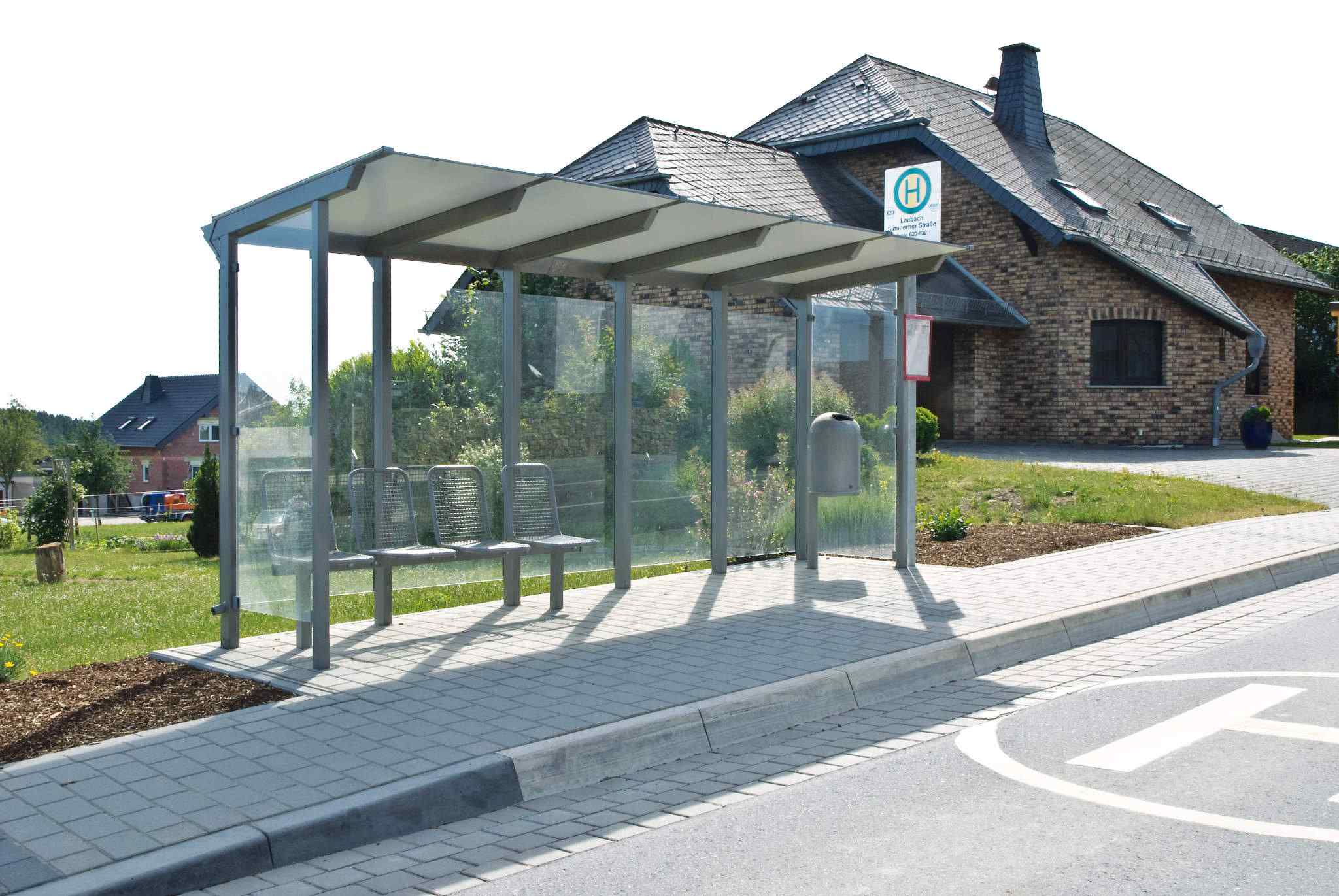 Fahrgastunterstände & Wartehallen - SEDURA