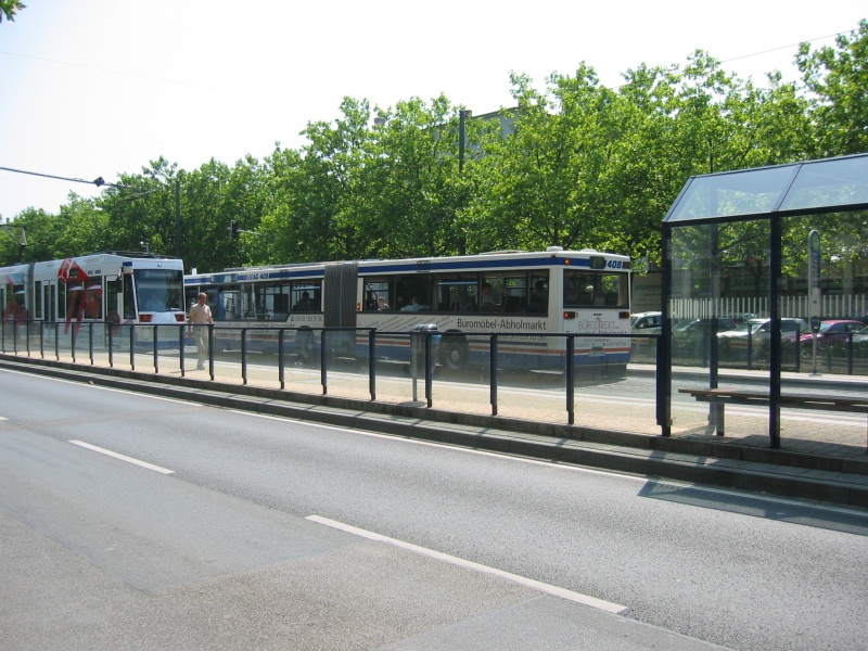 Fahrgastunterstände & Wartehallen - SPRITZSCHUTZ