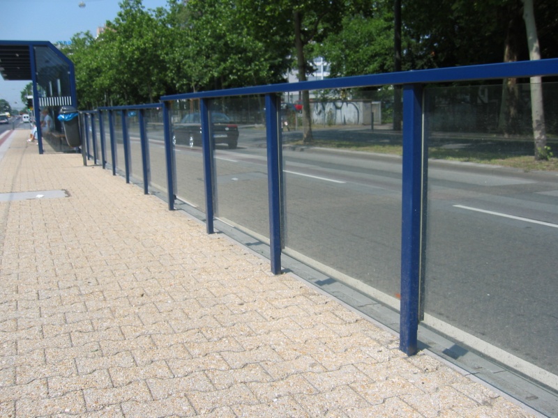 Fahrgastunterstände & Wartehallen - SPRITZSCHUTZ