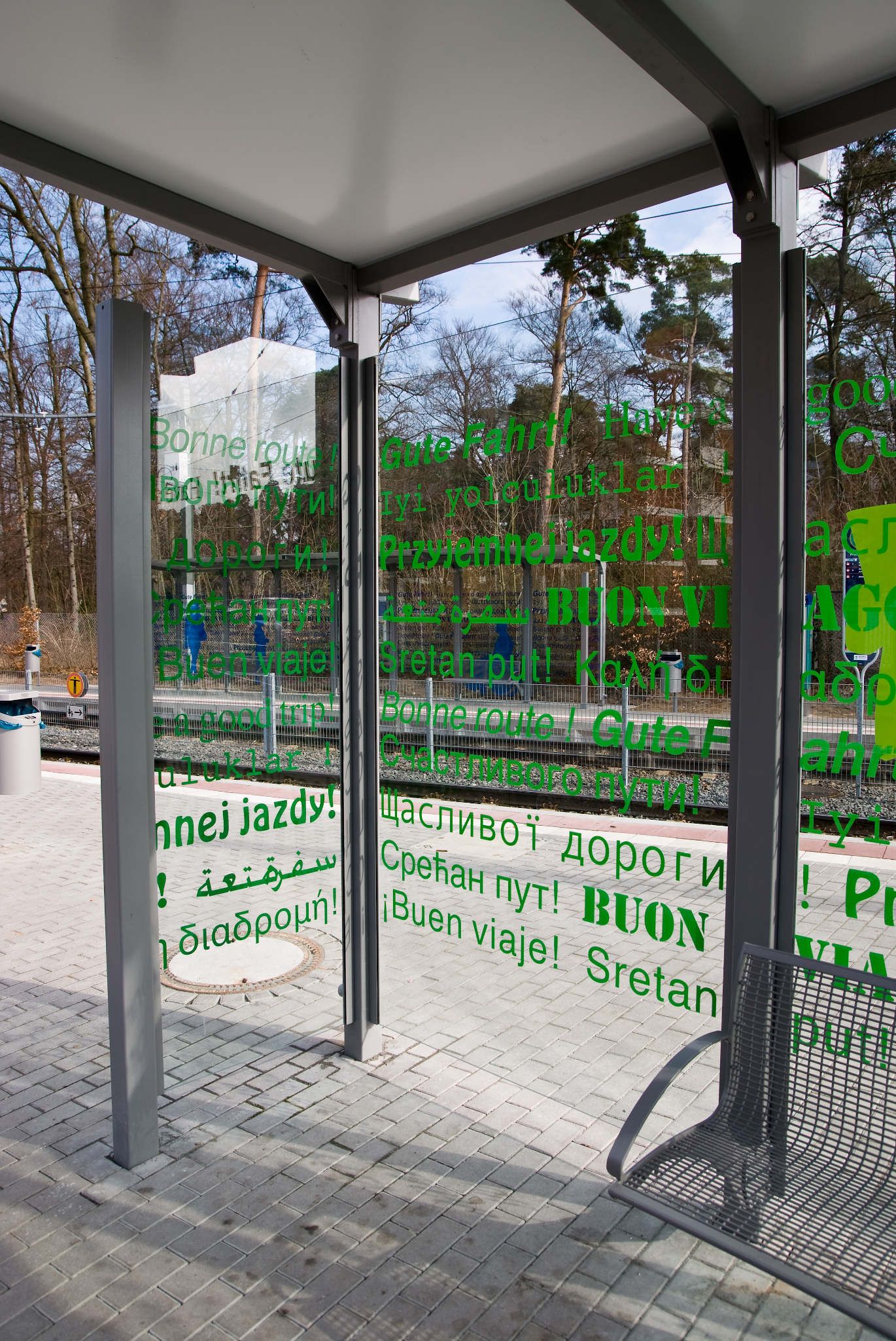 Fahrgastunterstände & Wartehallen - SCHEIBENGESTALTUNG