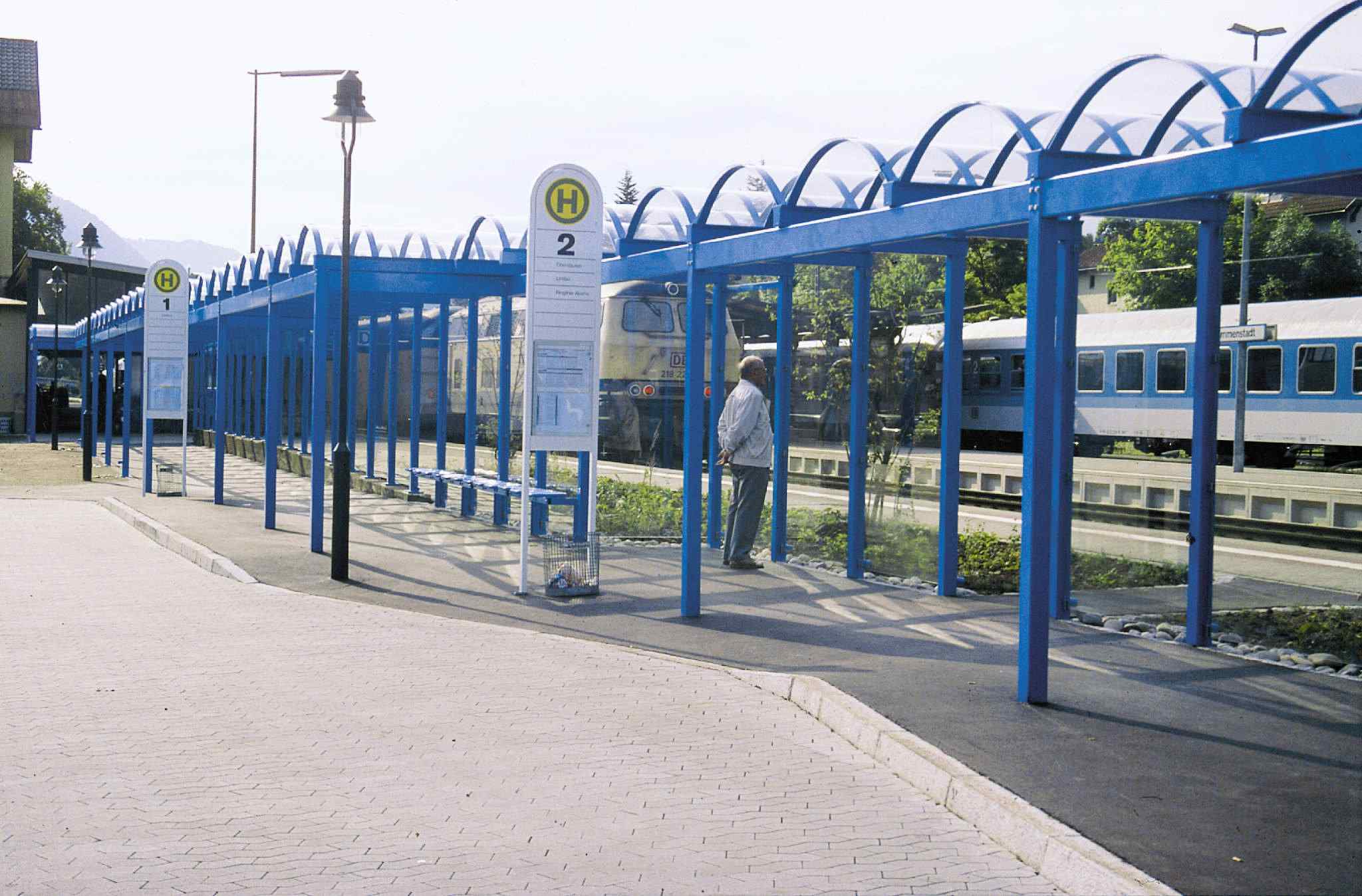 Fahrgastunterstände & Wartehallen - TG/FG