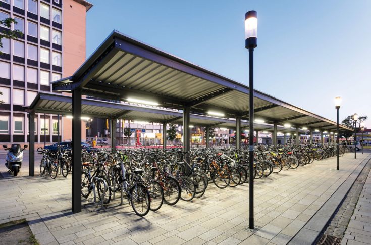 DOMINO Fahrradüberdachung – Robuste und flexible Lösung mit auskragender Dachkonstruktion