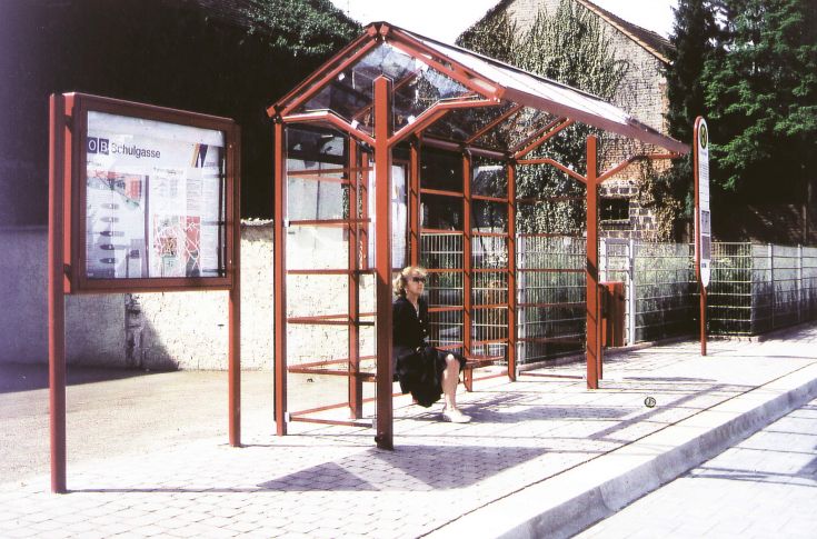 NOVA NOVA Fahrgastunterstand – Ästhetische und wetterfeste Lösung für komfortables Warten