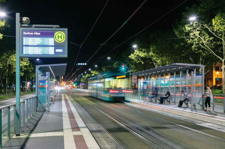 TRAMSTOP TRAMSTOP Wartehalle – Robuste und stilvolle Überdachungslösung für Haltestellen